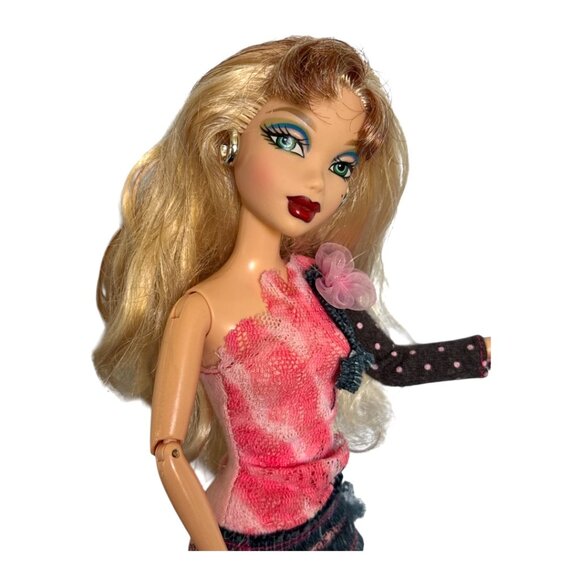 Vintage 2000 My Scene Doll Rebel Style Kennedy Long Blonde Hair Blue Green Eyes - Picture 7 of 11